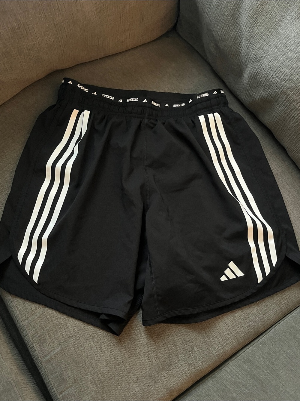adidas Men’s Black Lined Running shorts M7” back zip pocket